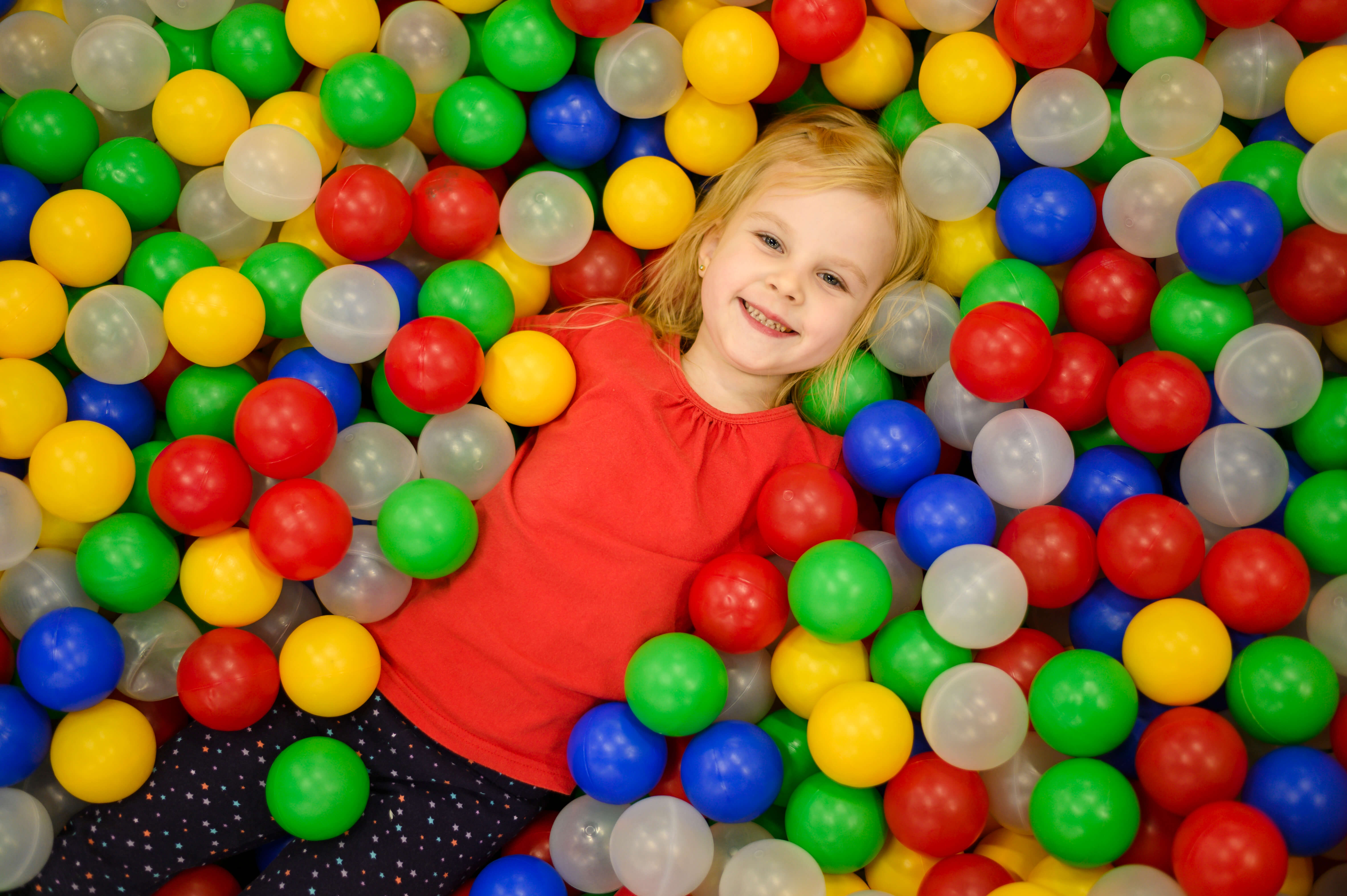 girl-ball-pit-top-view (1)